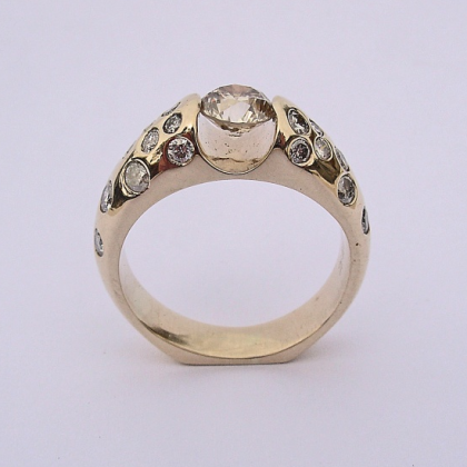Custom Yellow Gold Ring with Diamonds #G0006